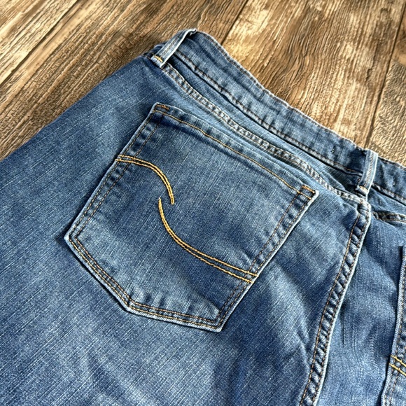 SIGNATURE BY LIVING STRAUSS BERMUDA SHORTS, 12 - W31 - Picture 3 of 11